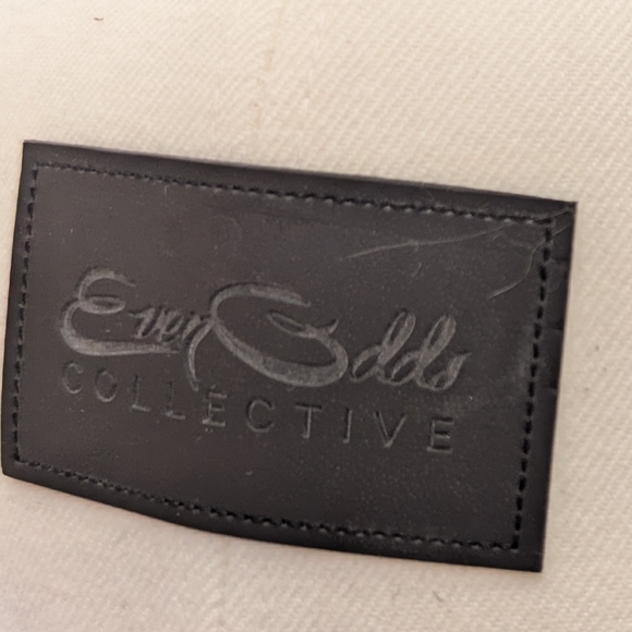 Snapback 6 Panel Hat - Picture 5 of 10